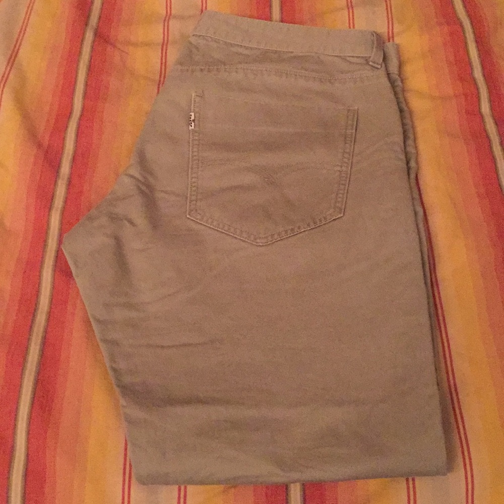 Men’s Levi’s pants